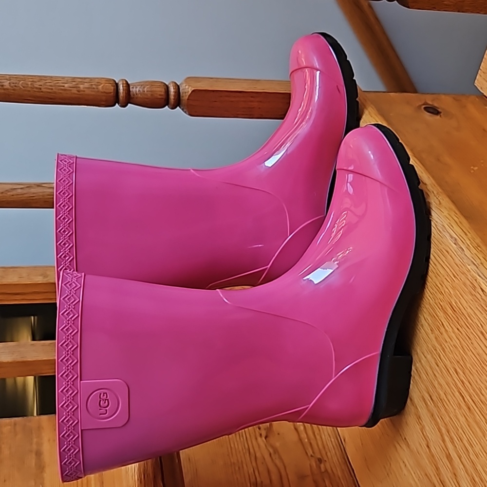Pink Girls Ugg Rainboits Size 13